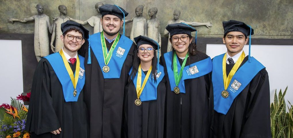 23 becarios graduados fundación juan bautista gutierrez