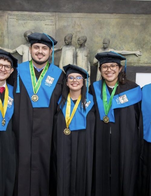 23 becarios graduados fundación juan bautista gutierrez