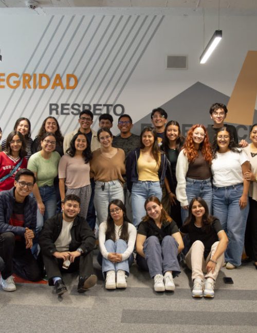 Talleres REIR fortalecen liderazgo de jóvenes becados