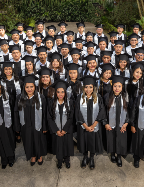 Promoción 2025 del Instituto Campero impulsa el desarrollo profesional